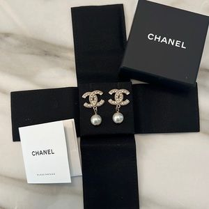 SOLD!!-Classic CC chanel earrings